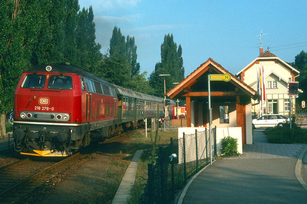 https://www.eisenbahnfotograf.de/datei/August 1986/1120143 DB 218278 Sipplingen 7.8.86.jpg